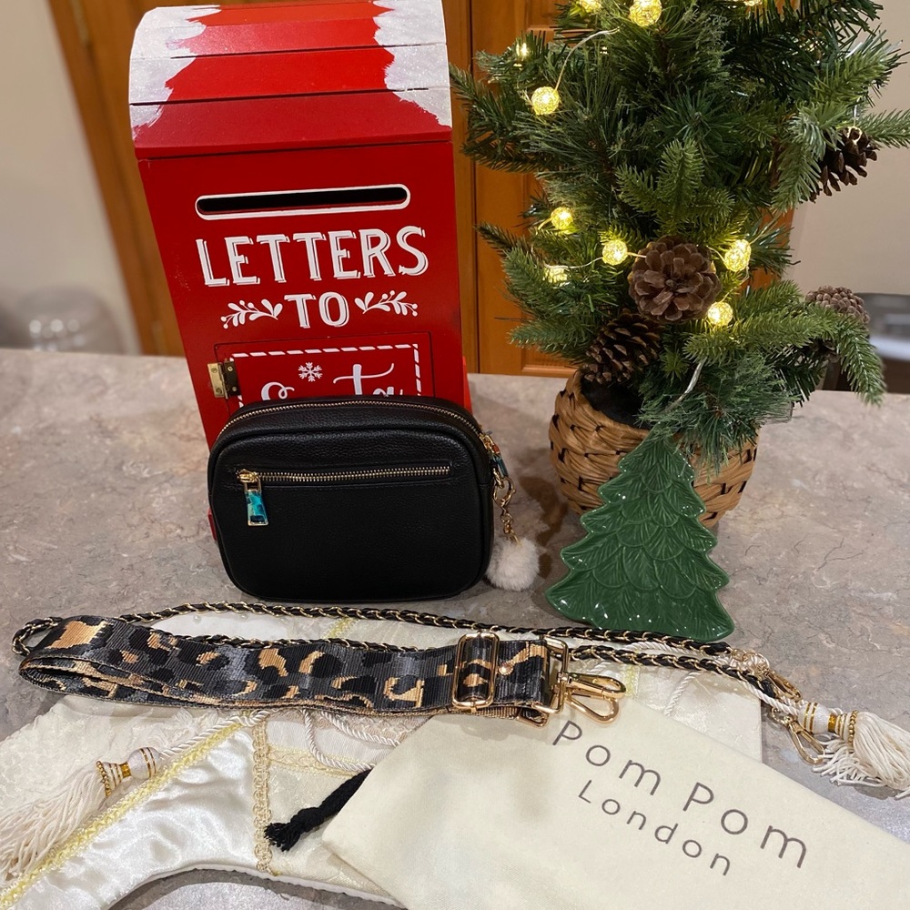 Pom Pom London Mayfair Bag Black Leather With Three Straps.